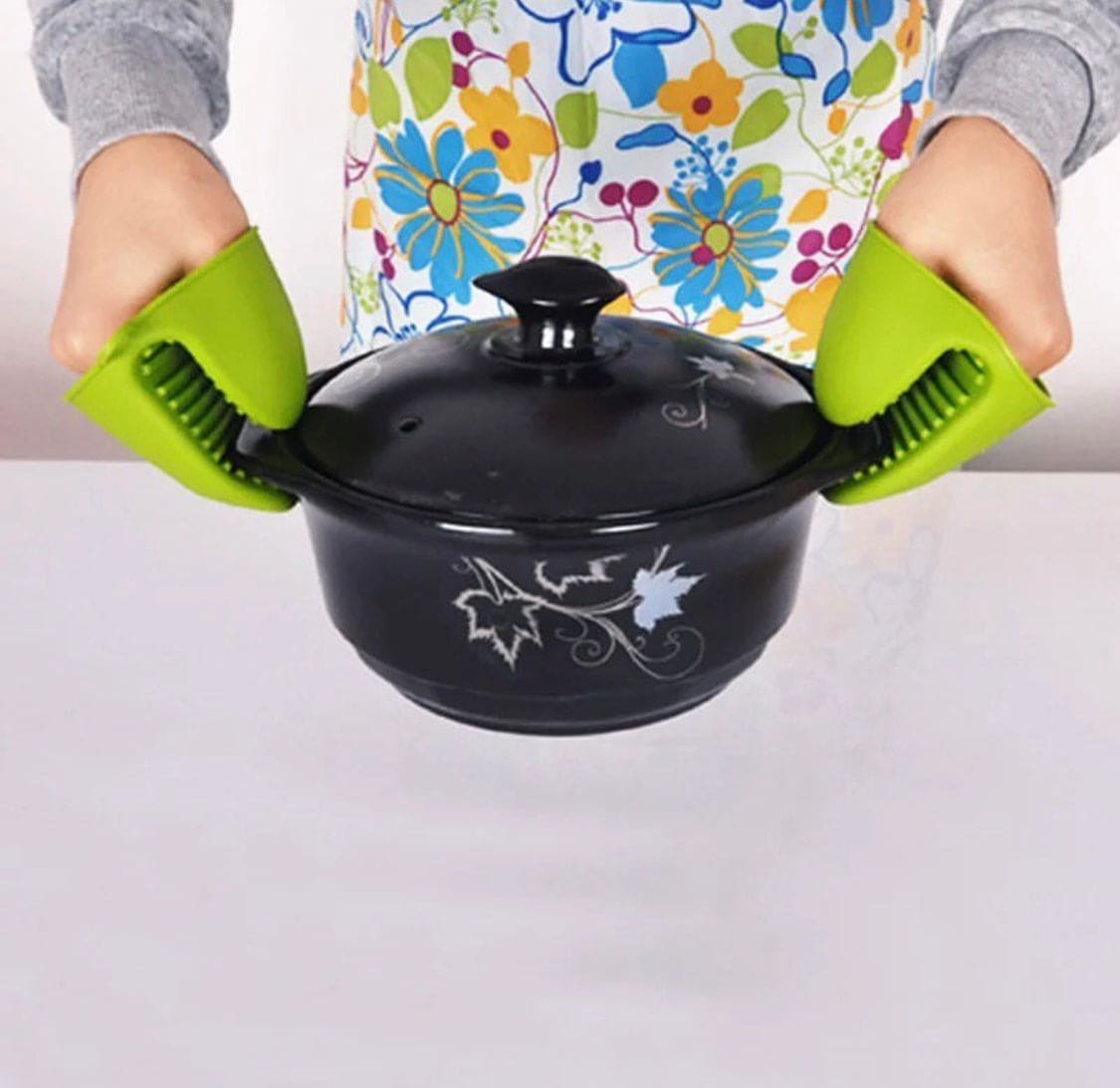 Set of 2 Silicone Pot Gripper Clips – Heat Resistant Anti-Slip Oven Mitt Holders